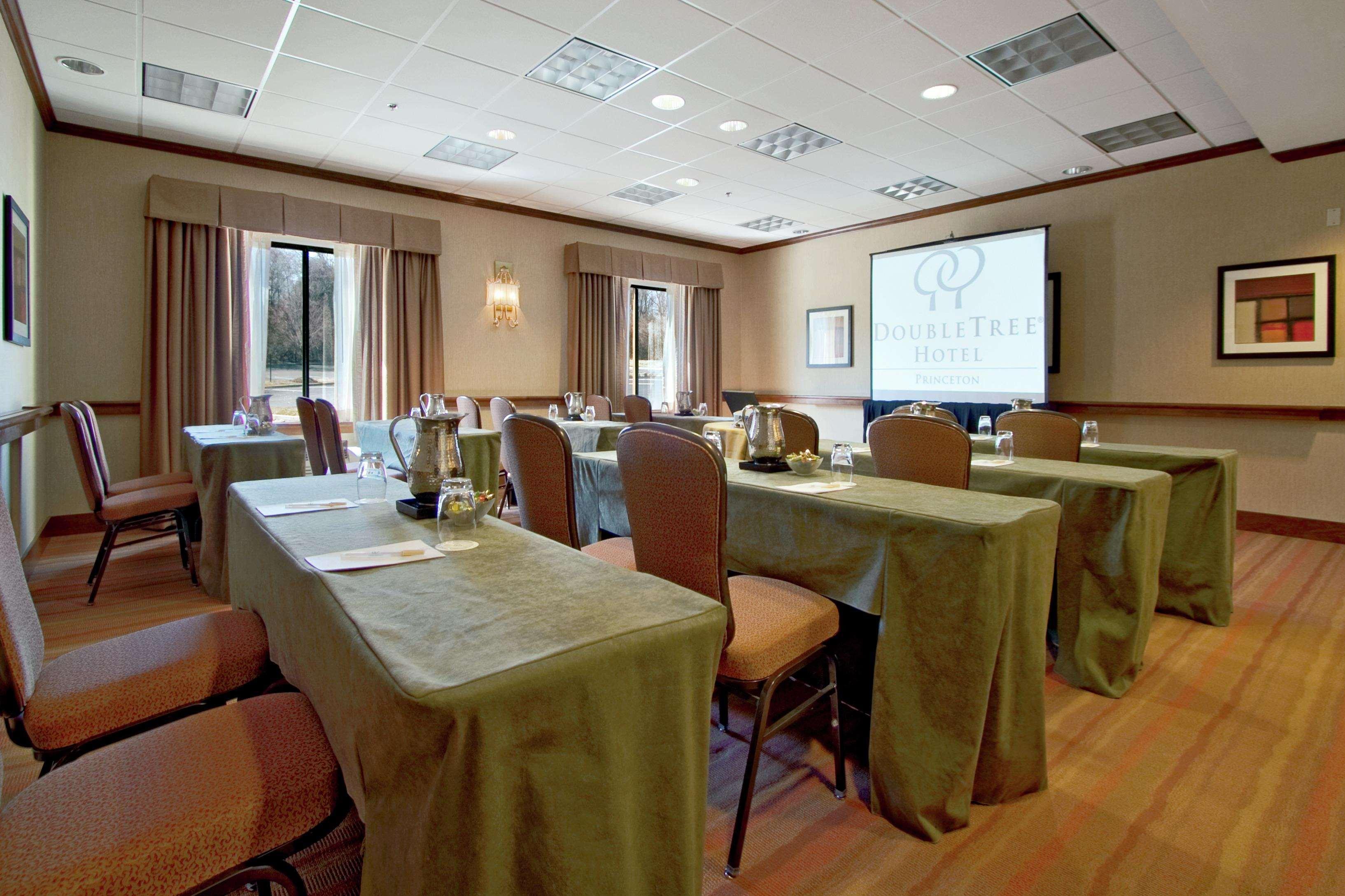 Doubletree By Hilton Princeton Bagian luar foto