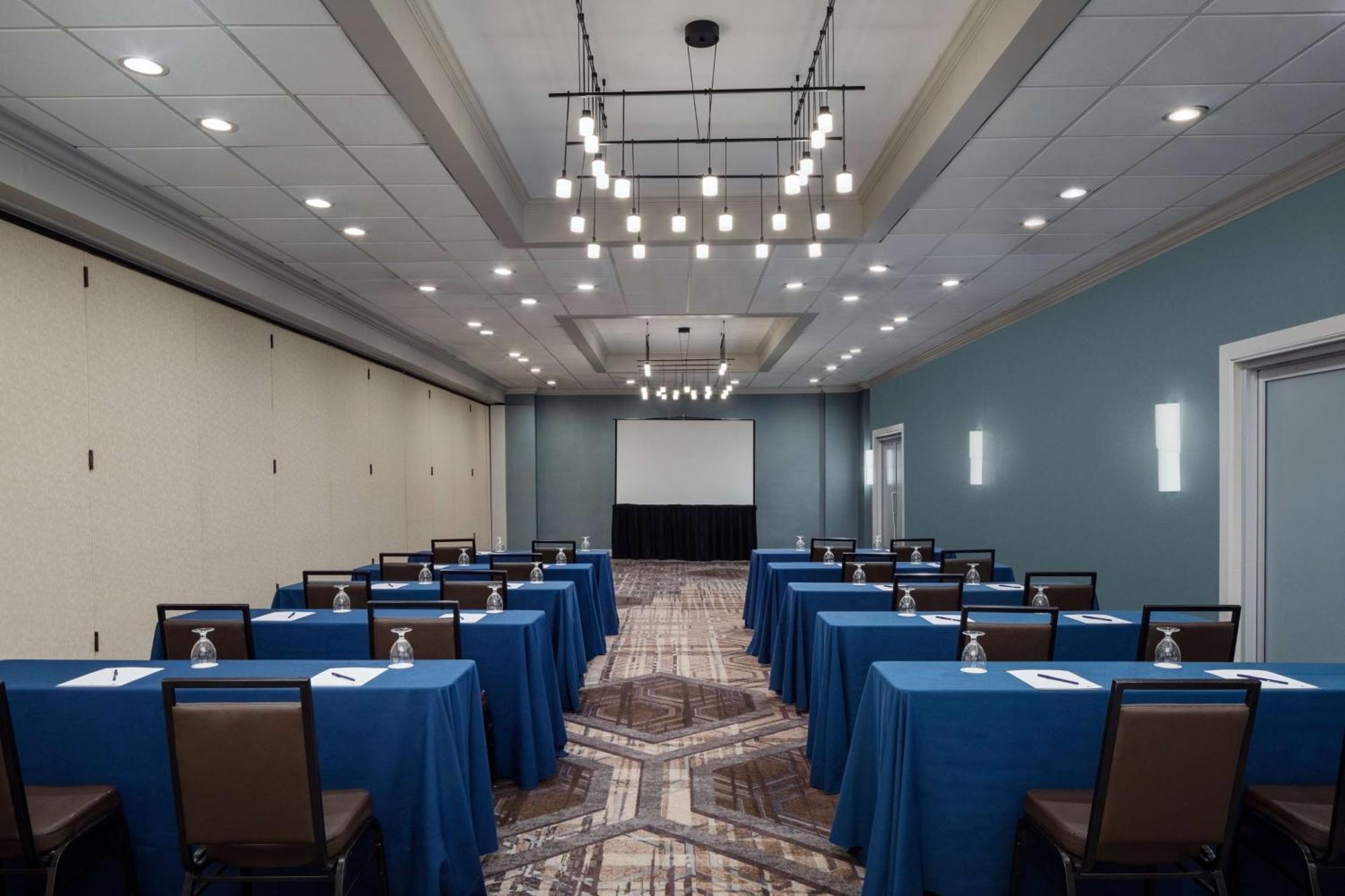 Doubletree By Hilton Princeton Bagian luar foto