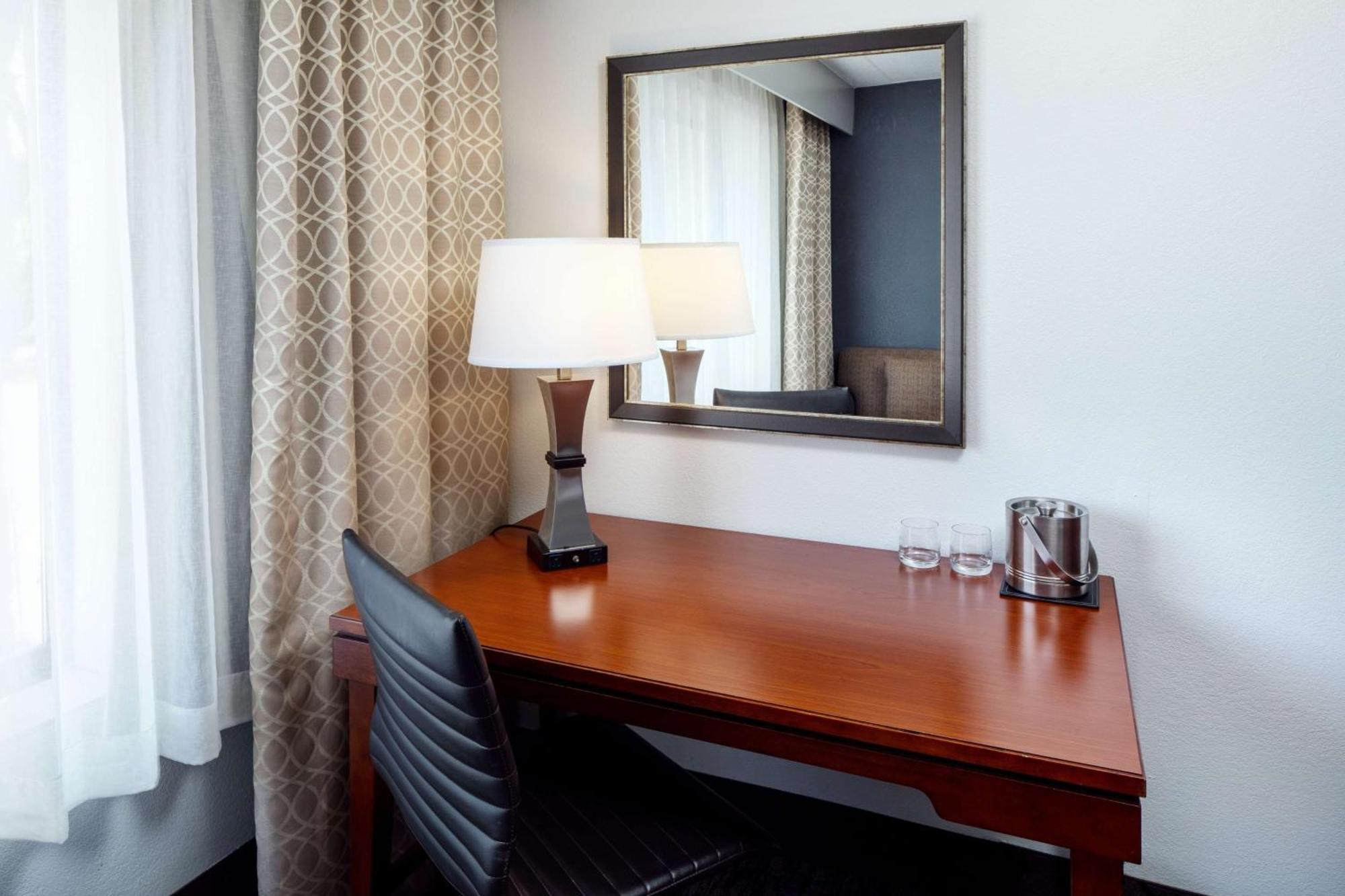Doubletree By Hilton Princeton Bagian luar foto