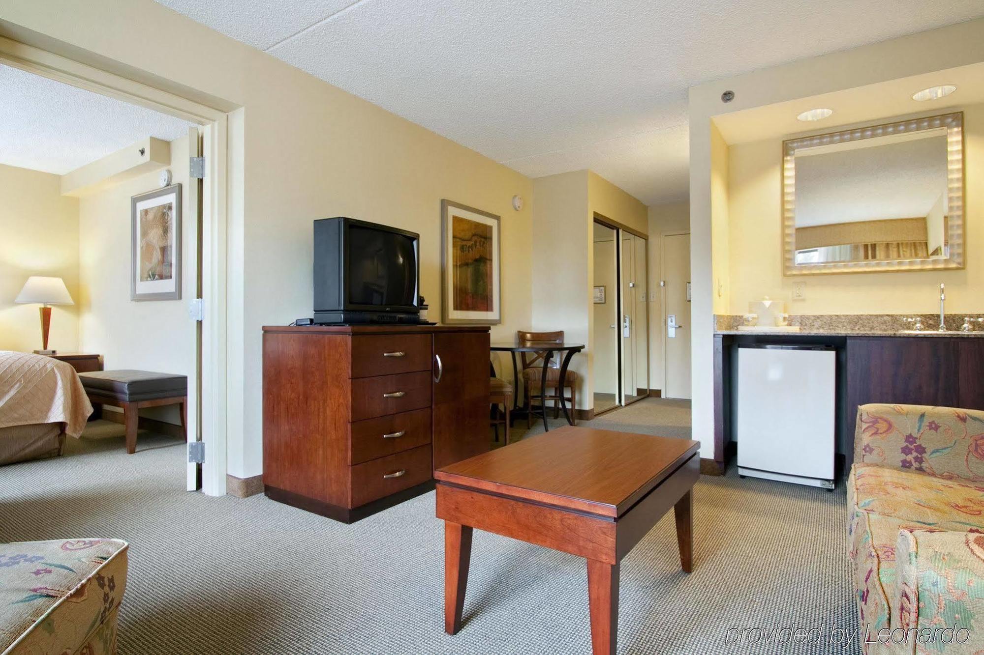 Doubletree By Hilton Princeton Bagian luar foto