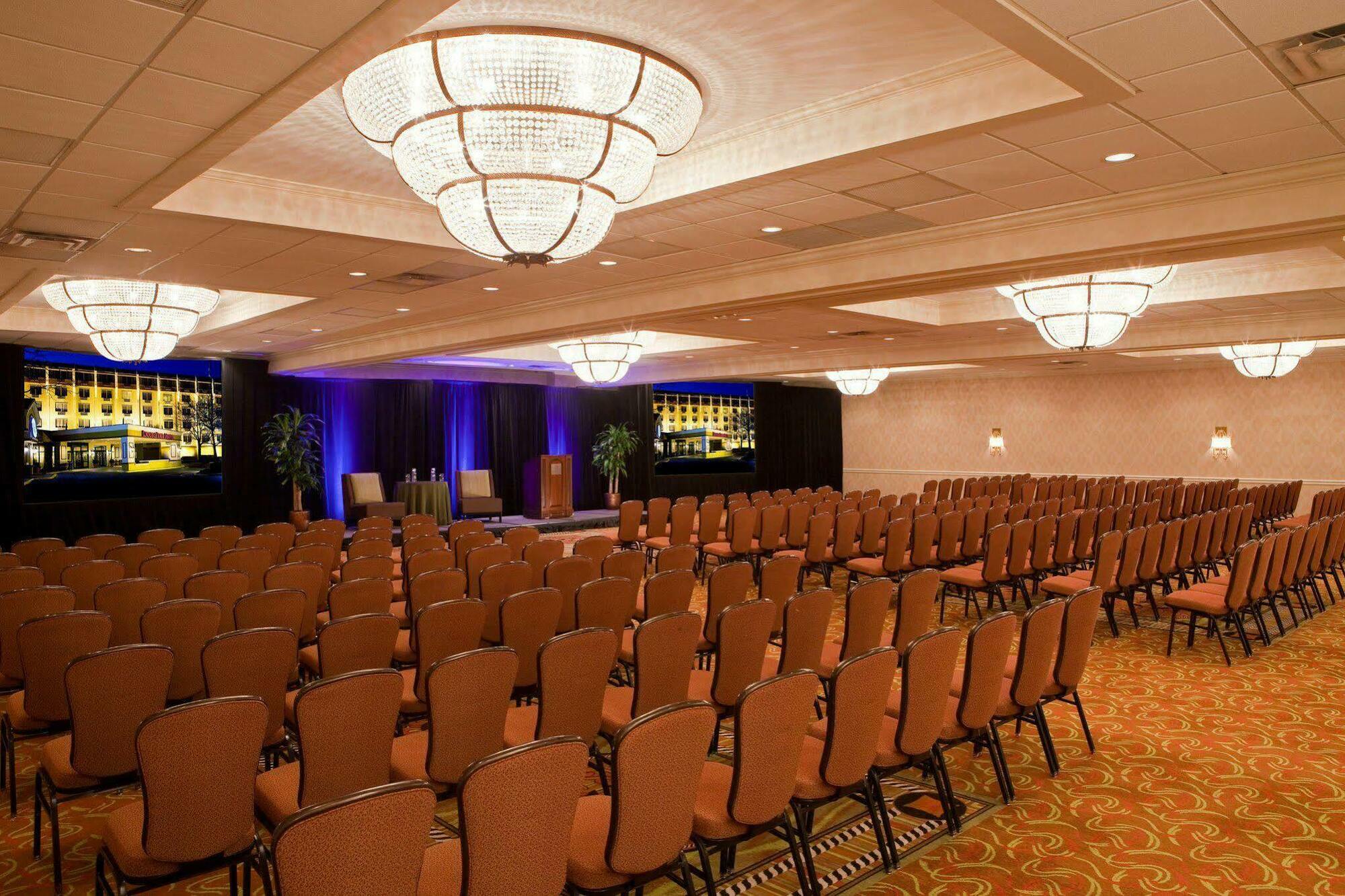 Doubletree By Hilton Princeton Bagian luar foto
